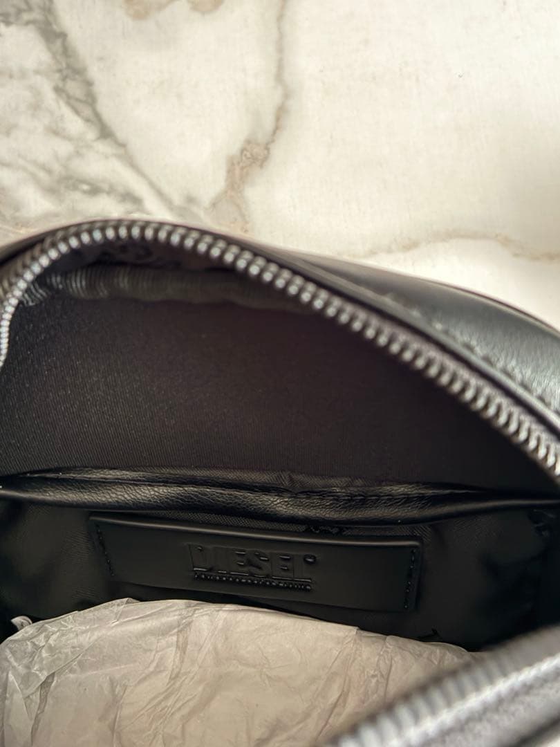 ラスト1点 新品タグ付き Diesel Holi-D ショルダーバッグ