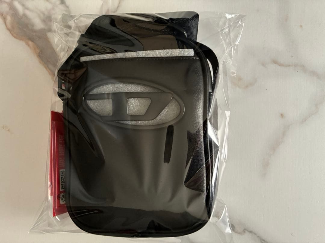 ラスト1点 新品タグ付き Diesel Holi-D ショルダーバッグ