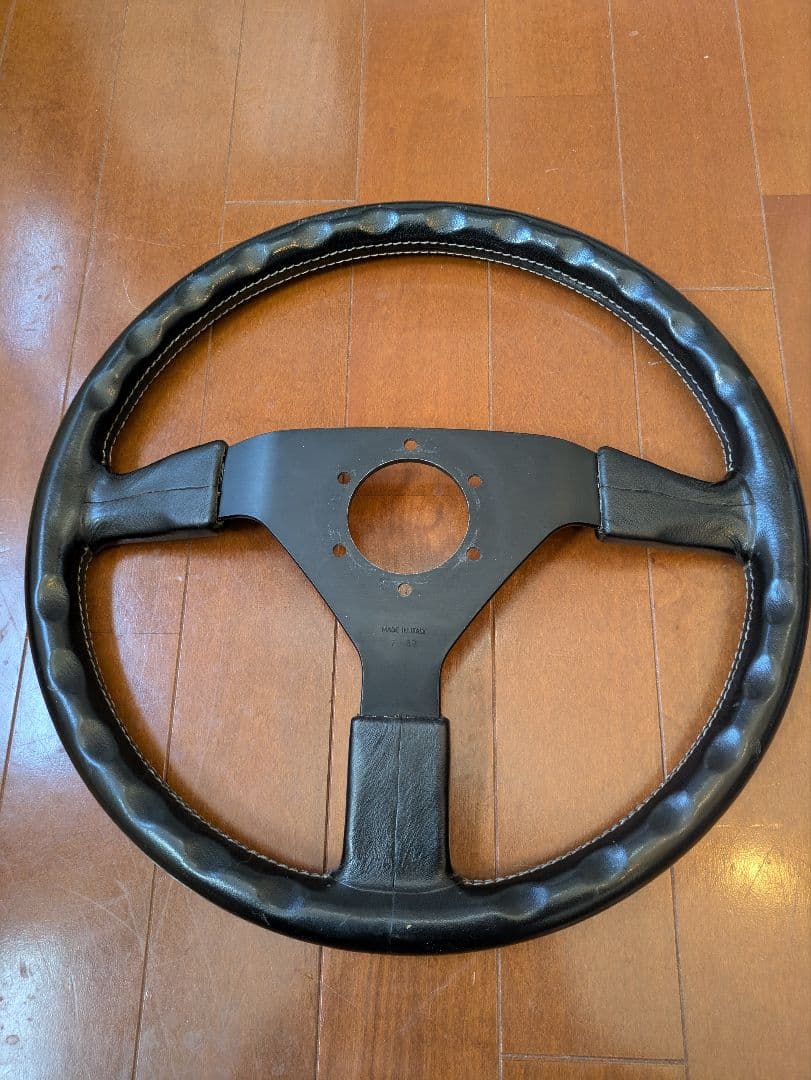 MOMOステアリング ロードスターNA6CE純正