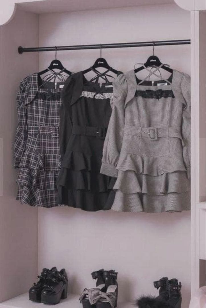 piumピウム ティアードフリル長袖ミニワンピース