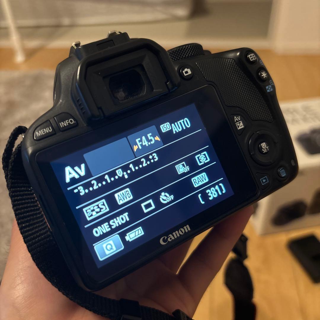 【ほぼ新品】【付属品多数】Canon EOS Kiss X7 ダブルズームキット