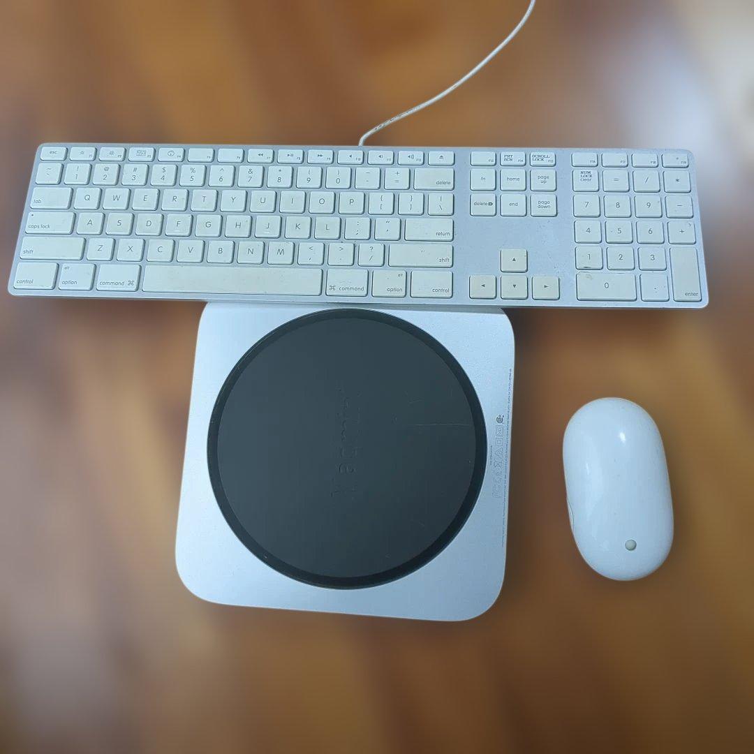 Apple Mac mini 本体 + キーボード/マウス(Late 2014)