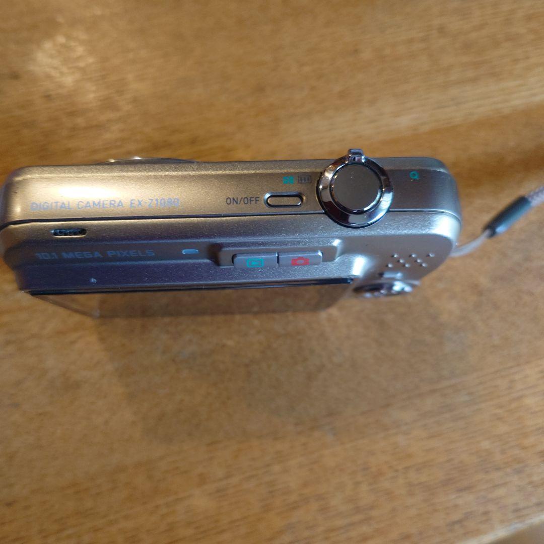 CASIO　EXILIM　液晶デジタルカメラ