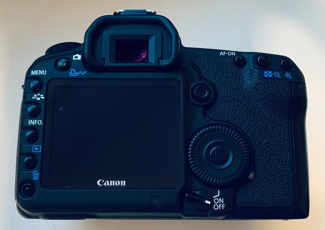 美品 ショット数 8千台 Canon EOS 5D Mark Ⅱ ボディのみ