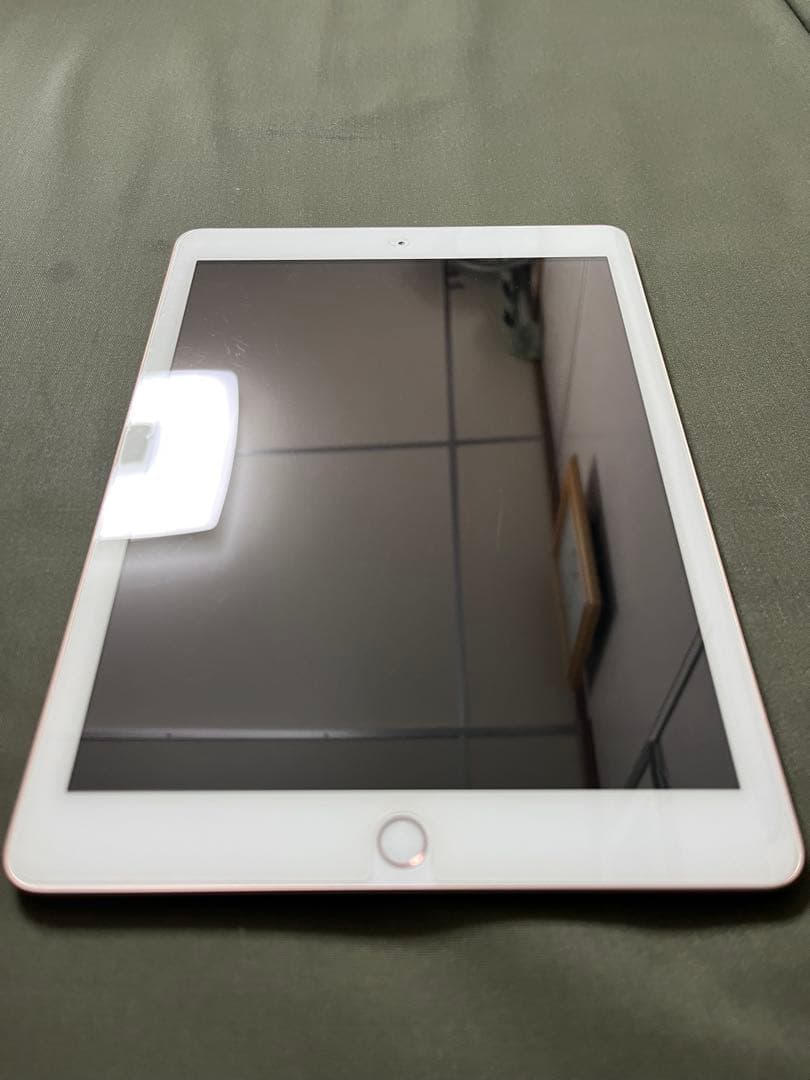 iPad 第6世代 32GB ローズゴールド Wi-Fi+セルラー BT100%