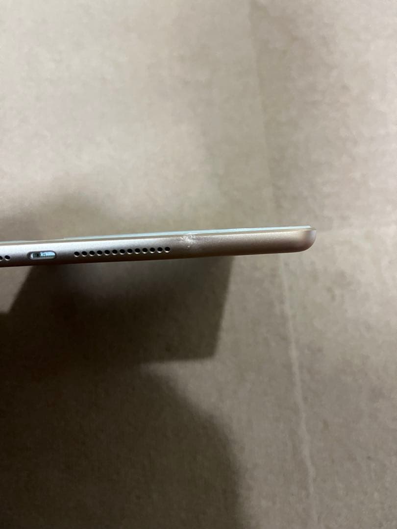 iPad 第6世代 32GB ローズゴールド Wi-Fi+セルラー BT100%