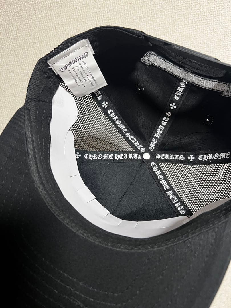 ブラック花柄トラッカーキャップ