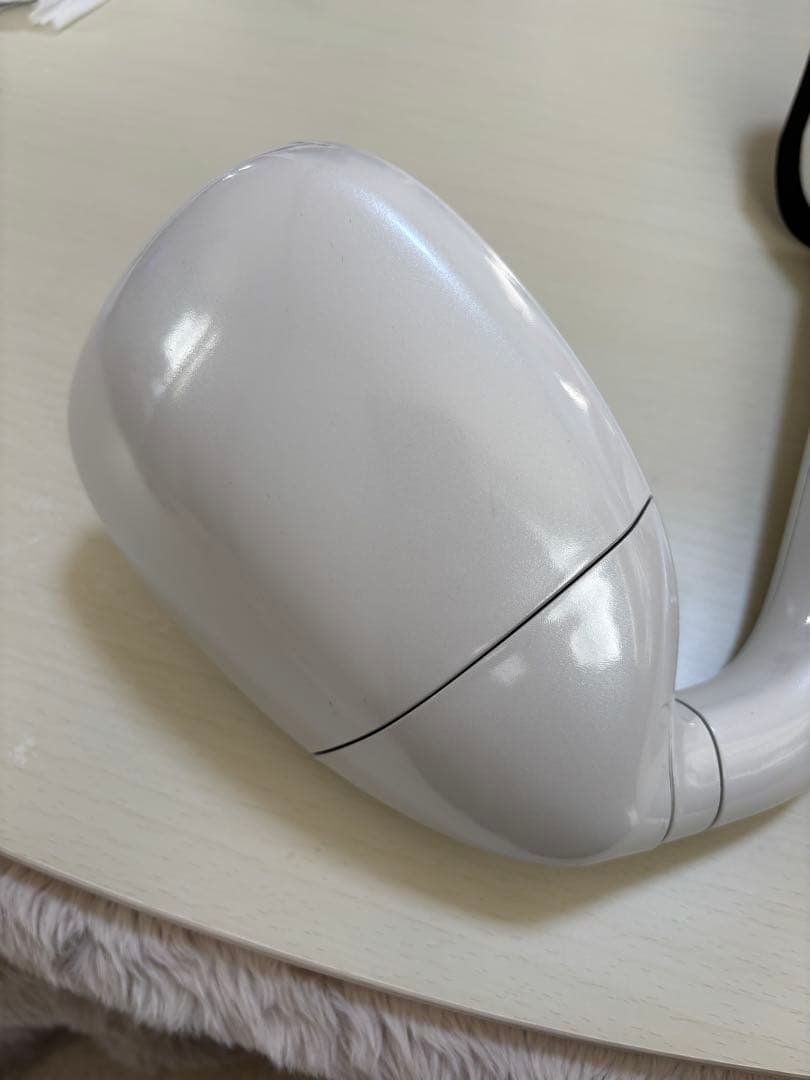 ハイエースワゴン　純正ガッツミラーのみ同色塗装パールホワイト070