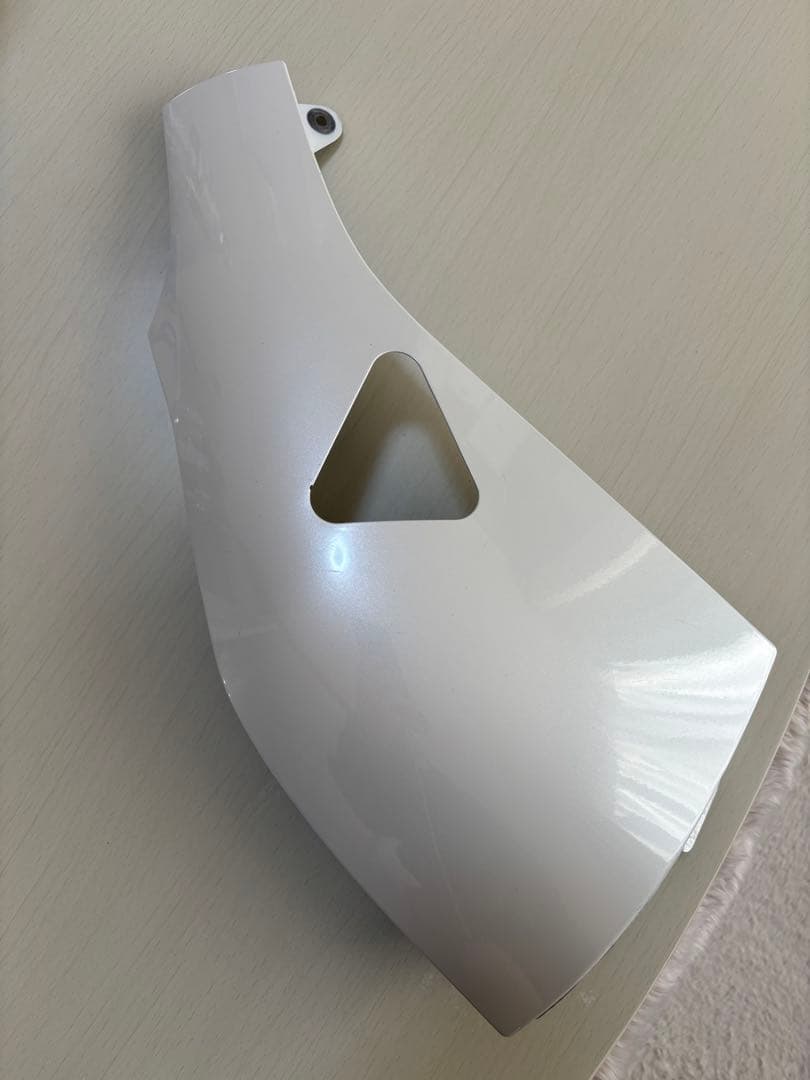 ハイエースワゴン　純正ガッツミラーのみ同色塗装パールホワイト070