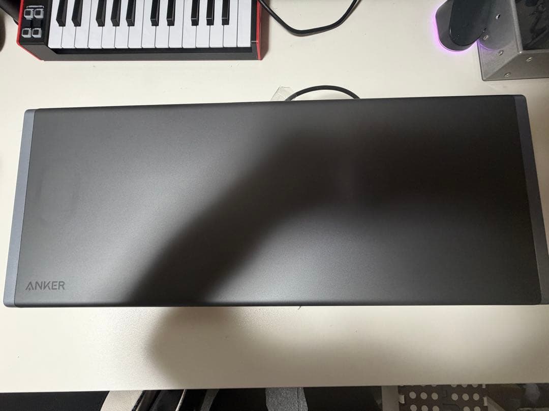 未使用美品 Anker (10-in-1,モニタースタンド)