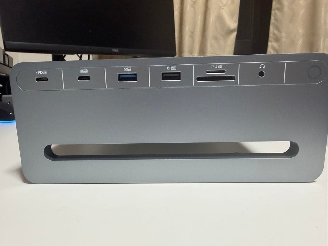 未使用美品 Anker (10-in-1,モニタースタンド)