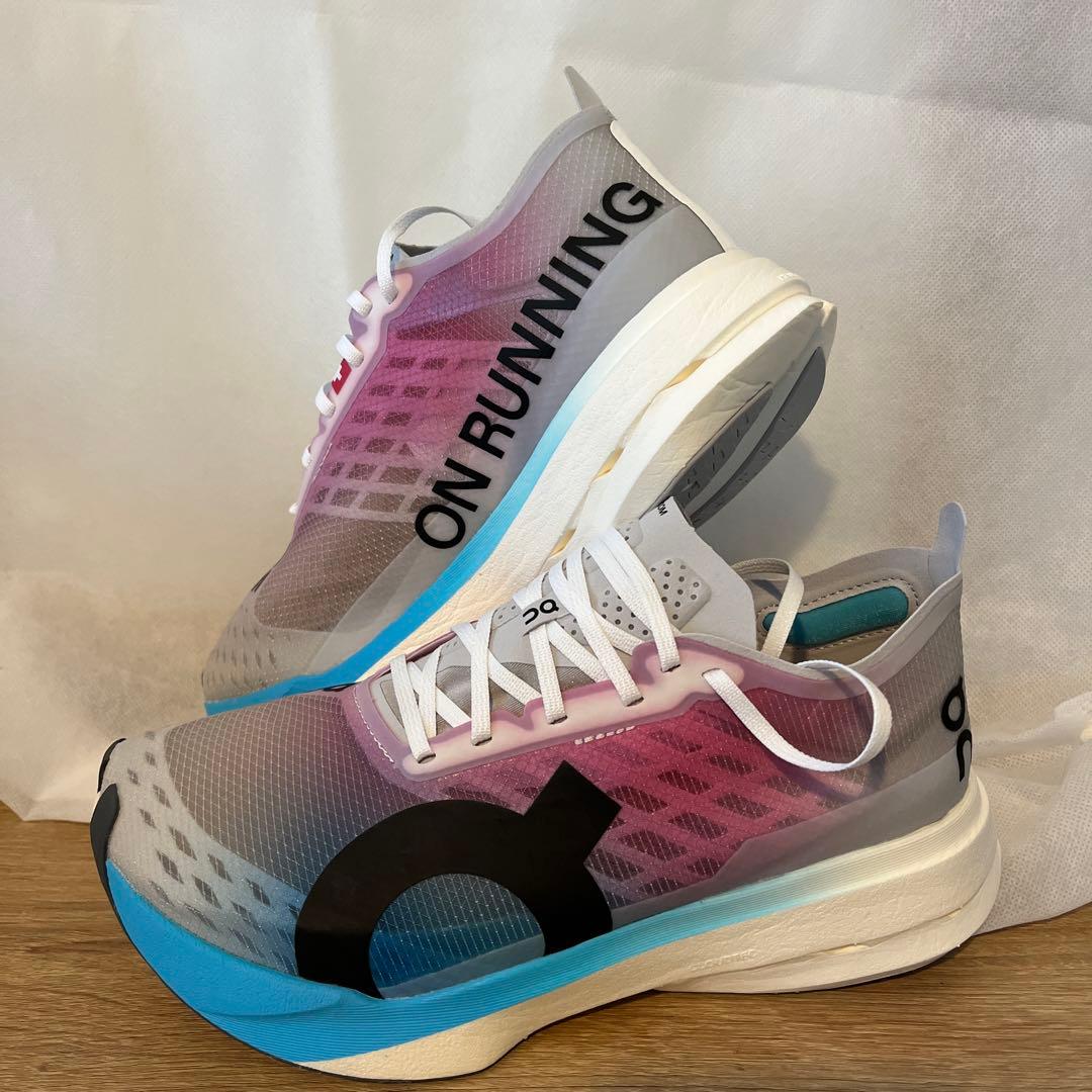 スパイク・シューズ ON Cloudboom strike