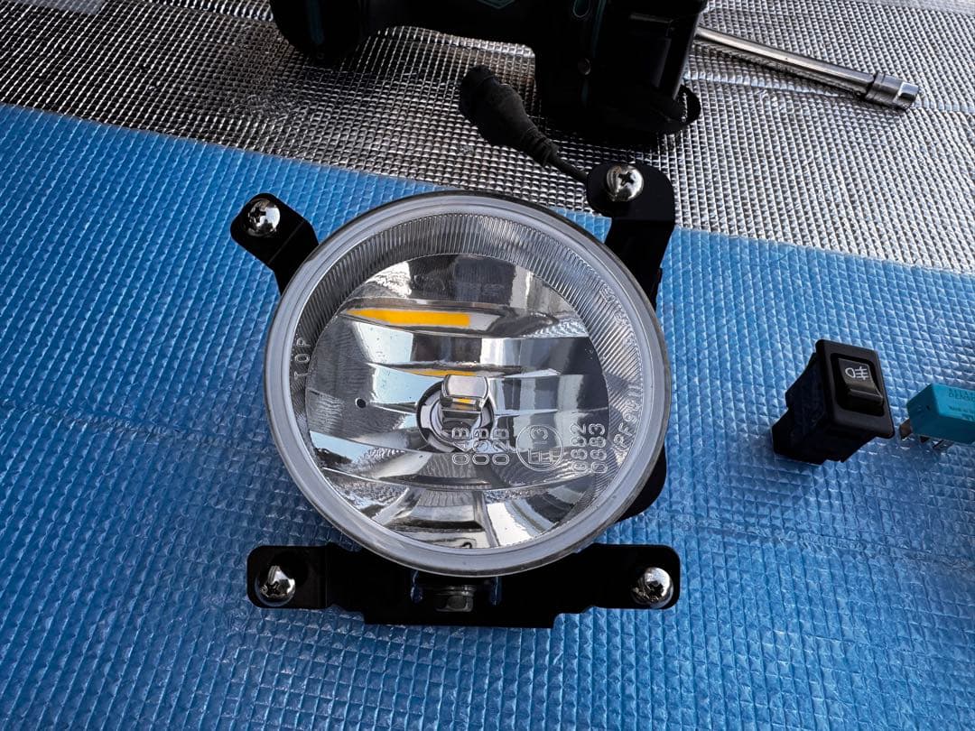 サンバー 純正フォグランプ TV/TW 廃盤 希少