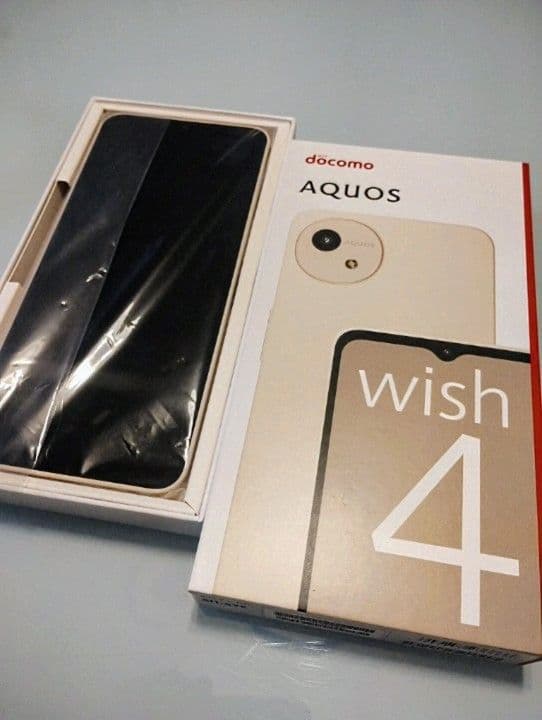 〘トシになります〙docomo AQUOS wish 4