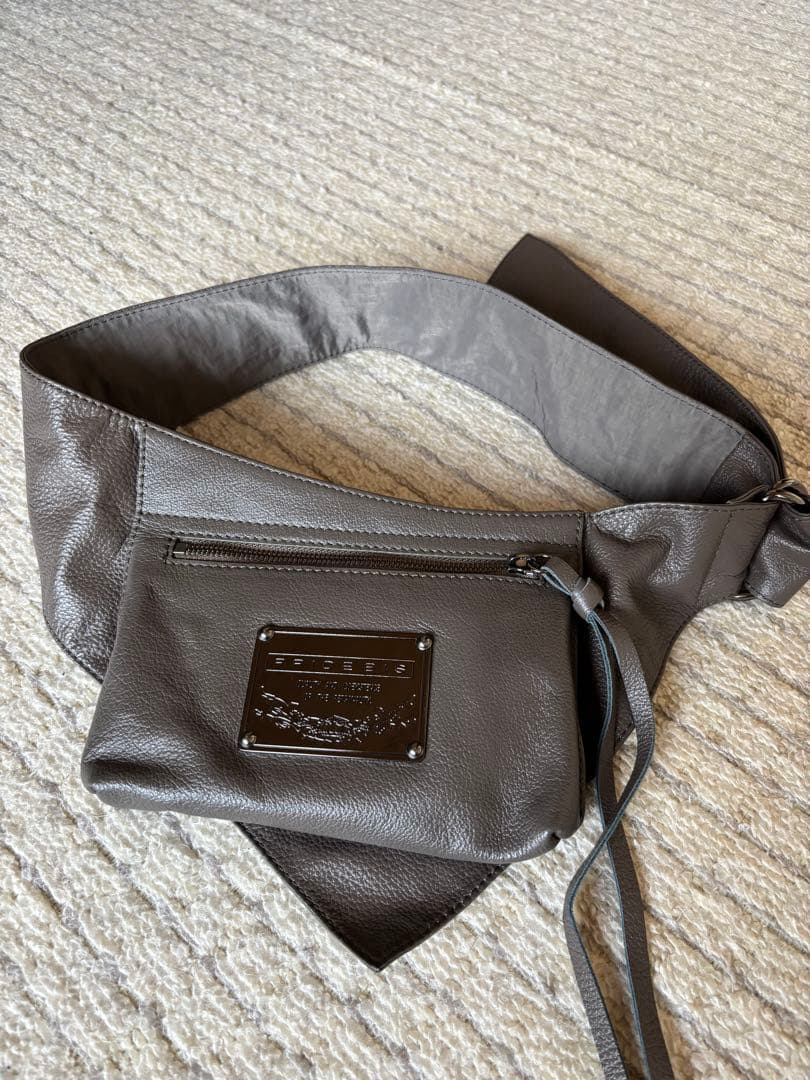 PRIDEBISグレー レザー ウエストポーチ