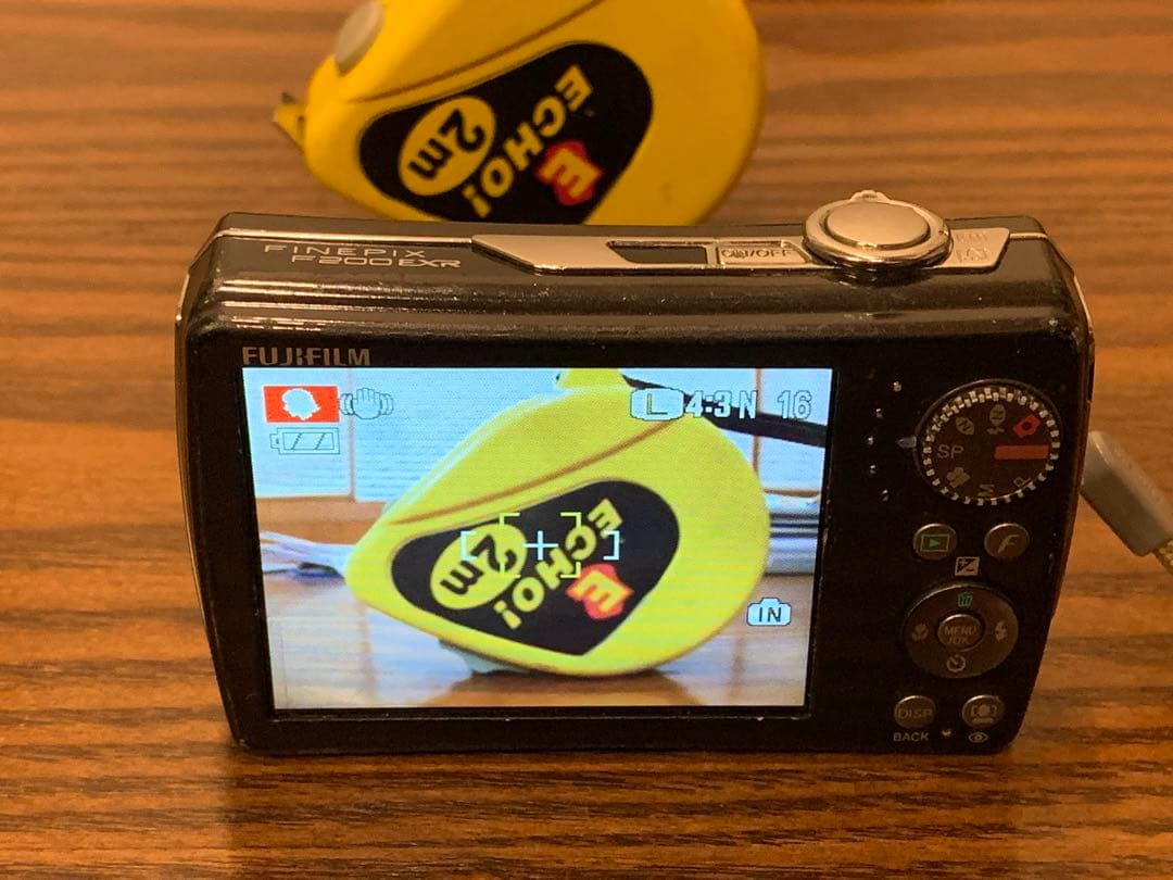 FUJIFILM フジフィルム FinePix F200EXR コンデジ