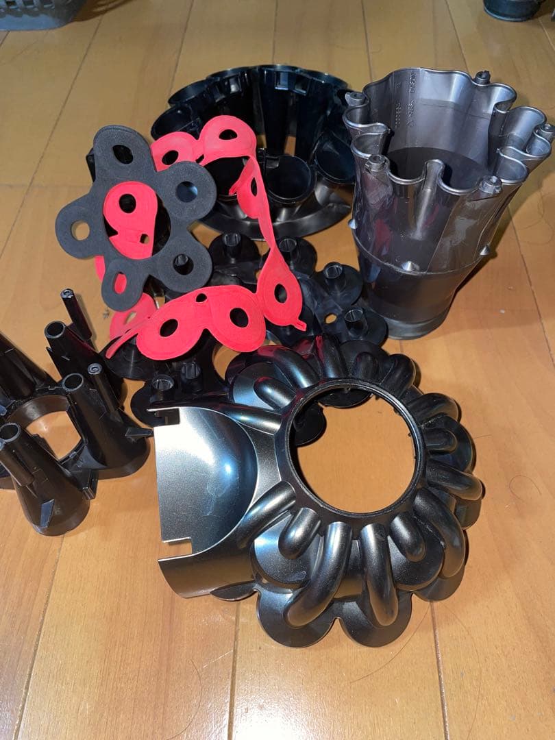 ダイソンV8 SV10コードレスクリーナー掃除機4 ダイソン dyson