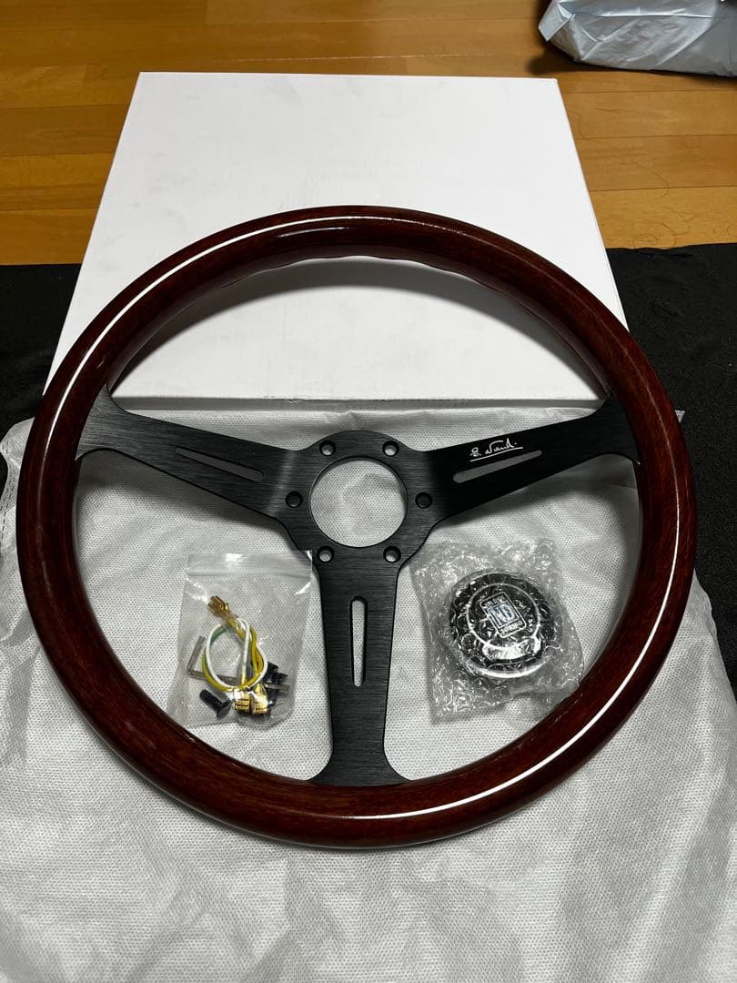 クラシック ウッド ブラックステアリング 14インチ