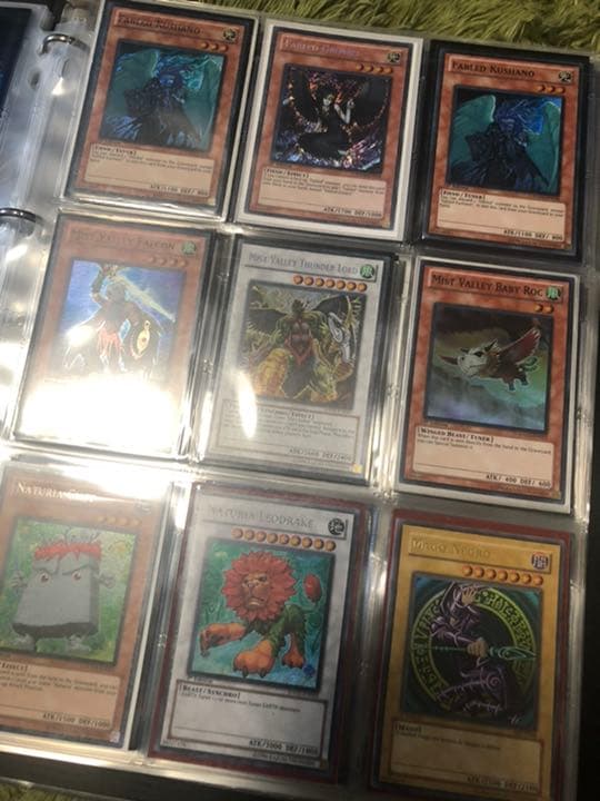 遊戯王引退品　混沌の黒魔術師レリーフなど