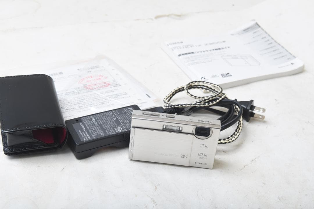 Fujifilm FinePixZ200fd 　充電器 ケース　説明書　等付き