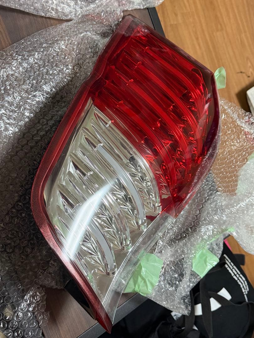 超美品⭐︎ステップワゴン rk用ヴァレンティテールランプ 赤/クリア ⭐︎