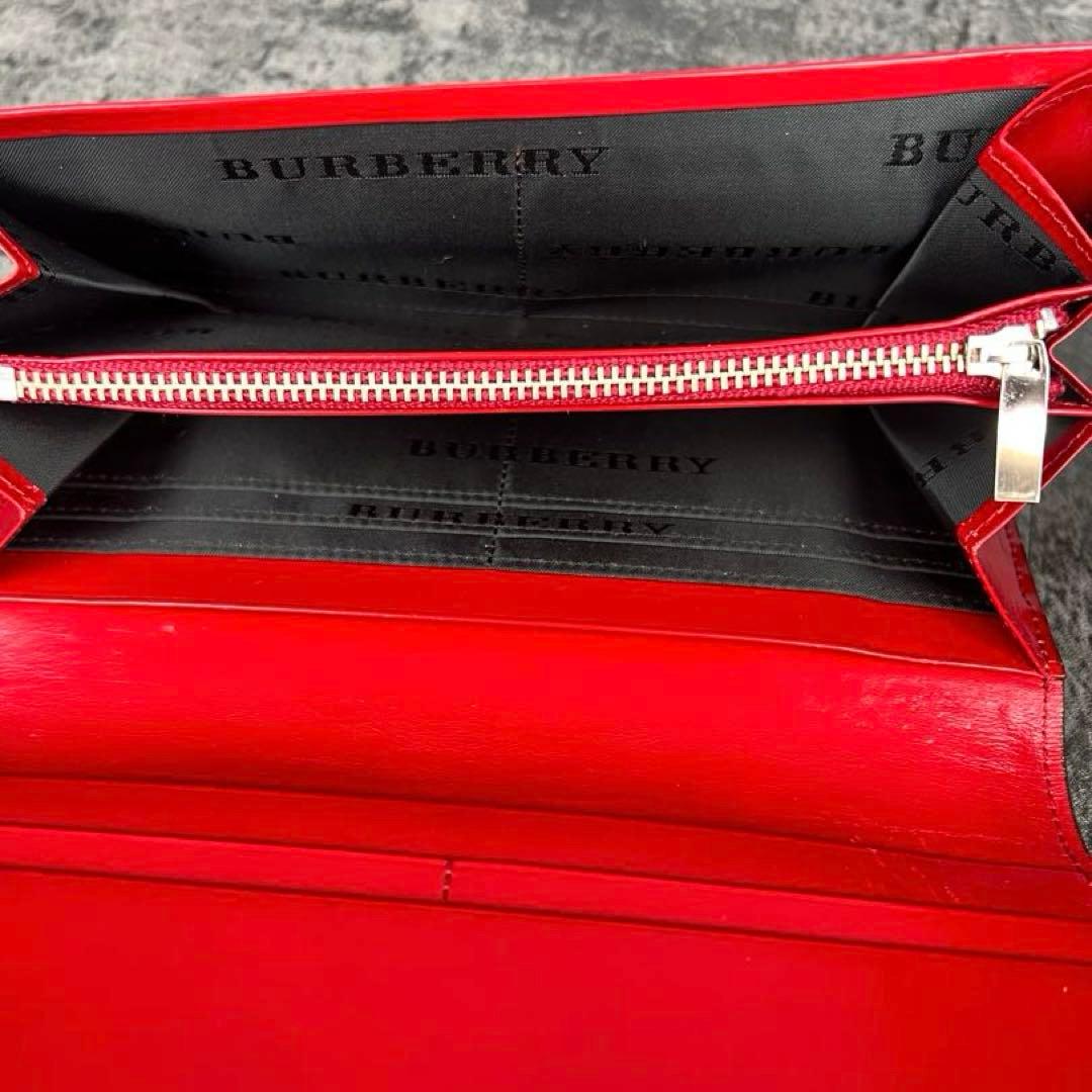BURBERRY パテントレザー 型押し 二つ折り 長財布