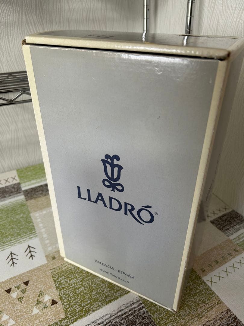 リヤドロLLADRO【超美品・希少】　　　　　　　　　箱入り〘春のお庭に帰って〙