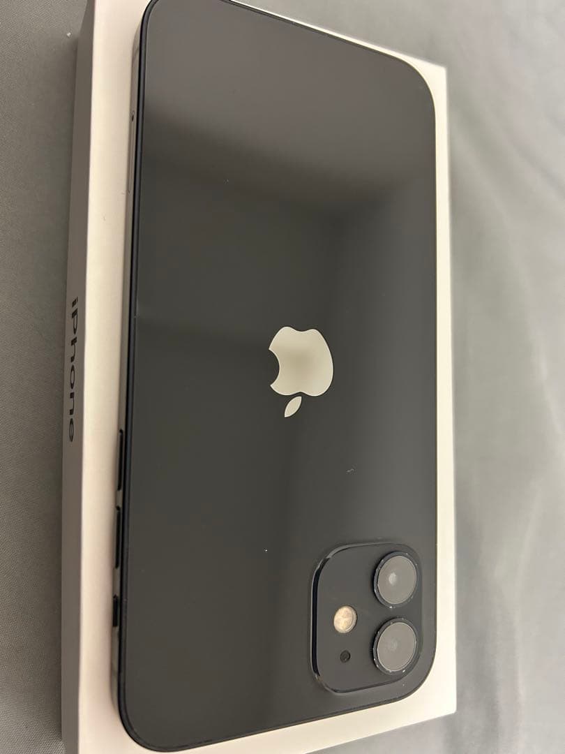 未使用フィルム付き　Apple iPhone 12 128gbブラック 本体