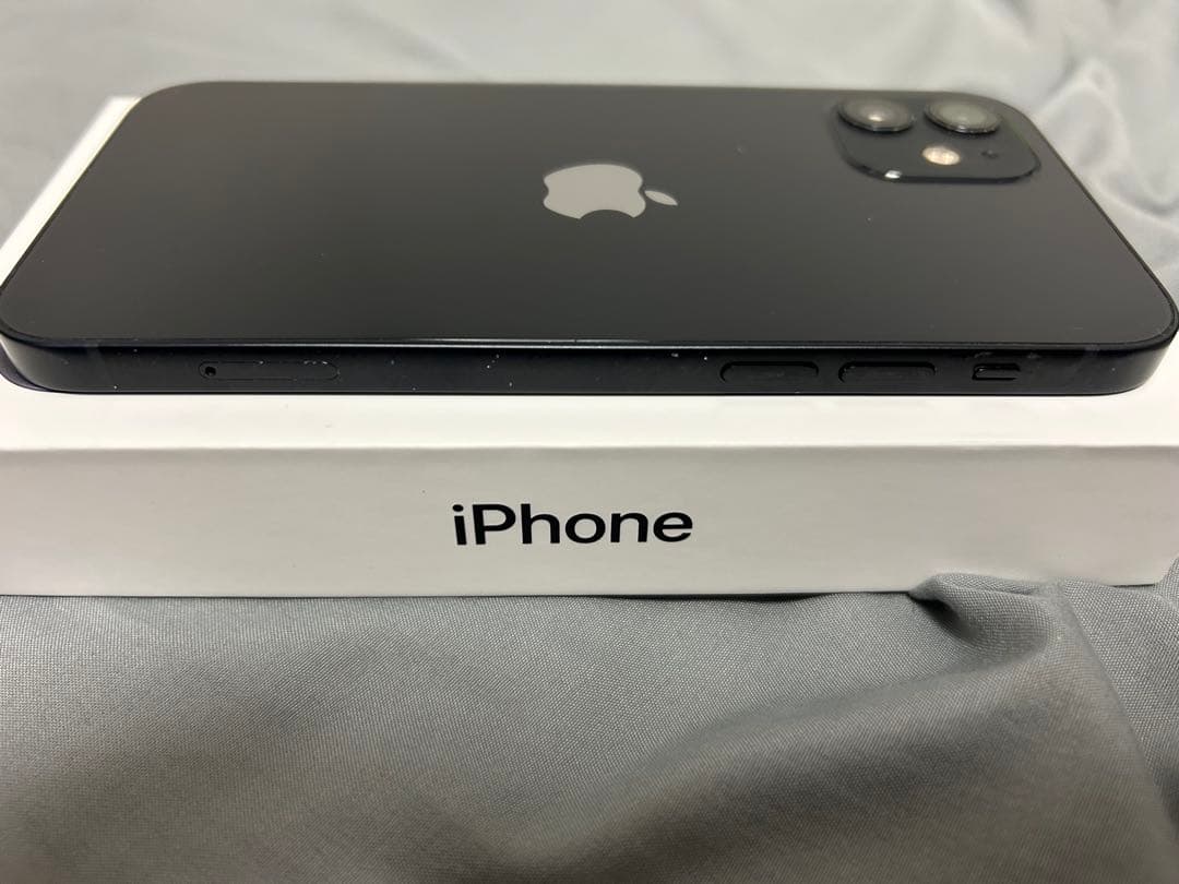 未使用フィルム付き　Apple iPhone 12 128gbブラック 本体