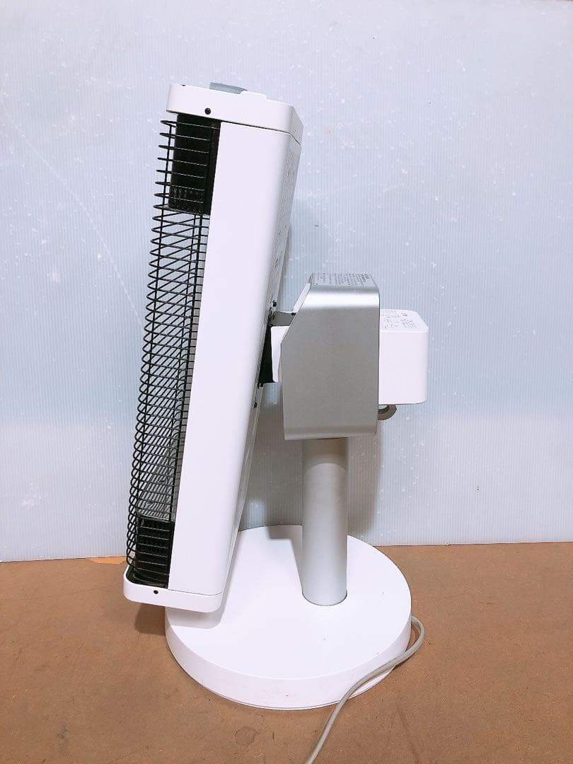 ダイキン 2021年製 遠赤外線暖房機 CER11YS-W 50/60Hz