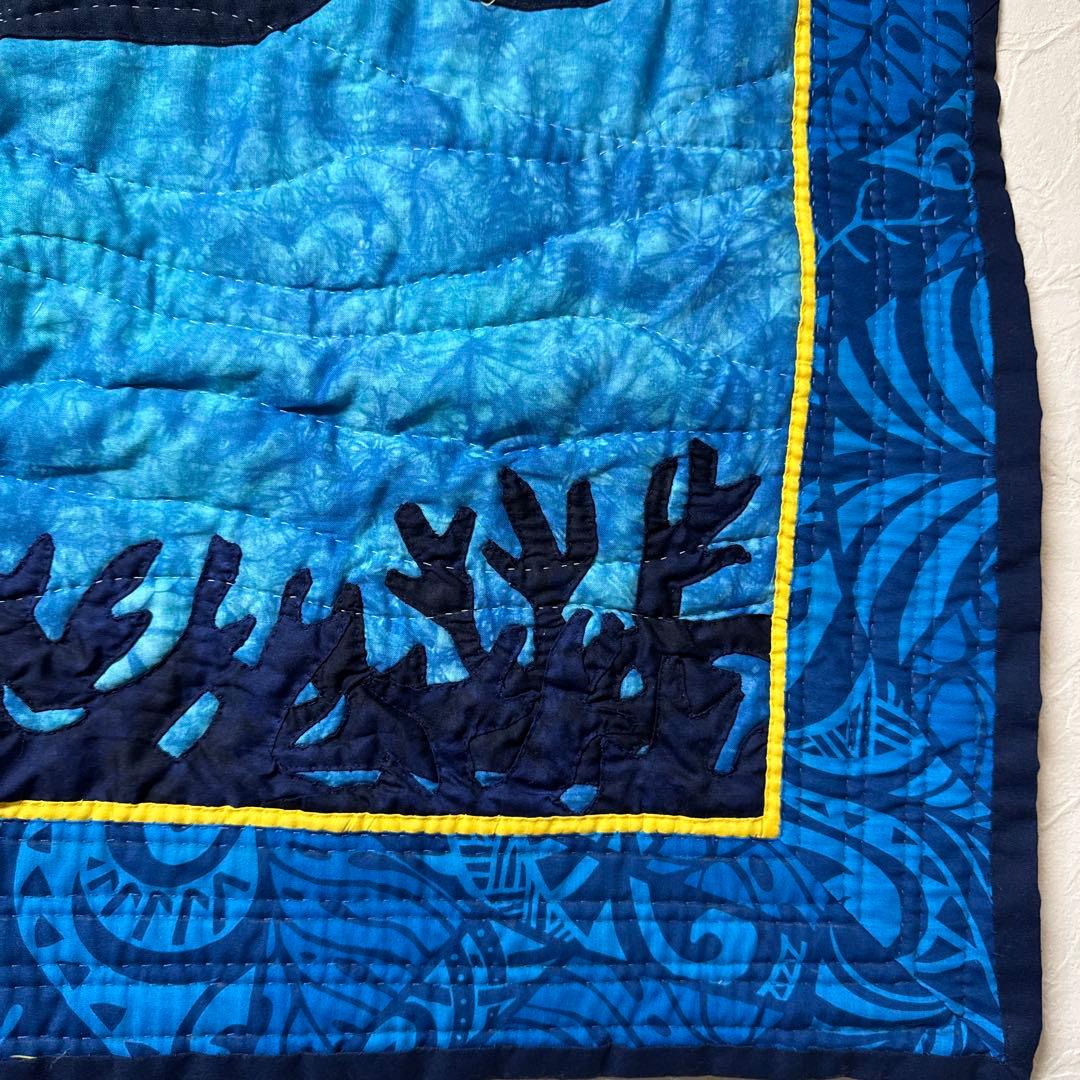 クジラとサンゴの刺繍タペストリー