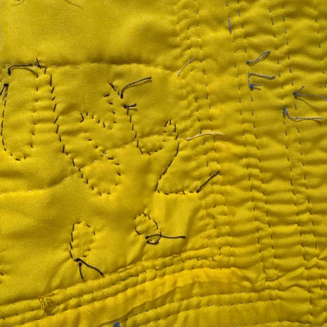 クジラとサンゴの刺繍タペストリー