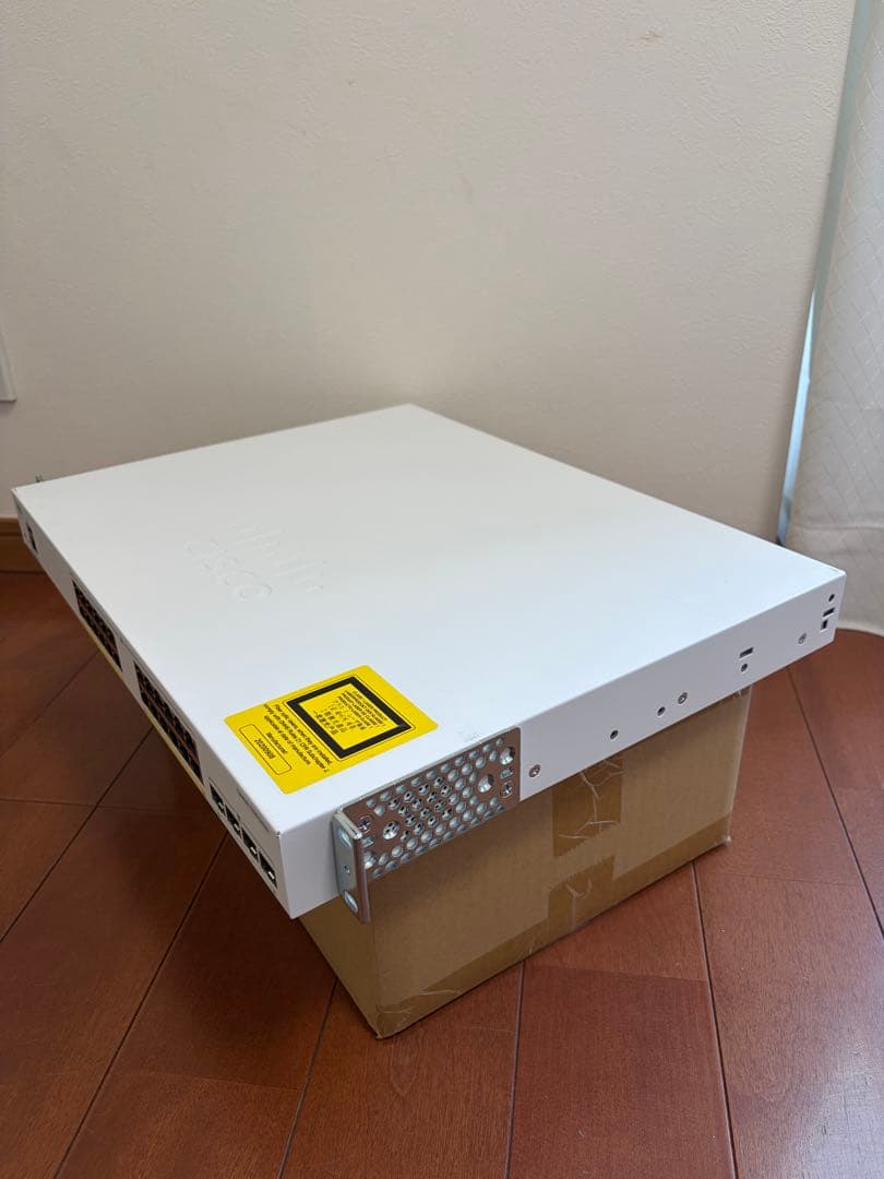 シスコC1000-24FP-4G-L-V01スイッチ
