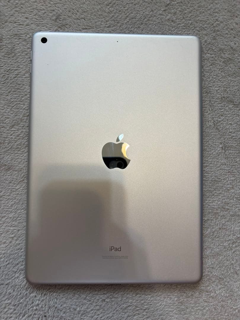 Apple iPad (第7世代) シルバー 32GB バッテリー92%