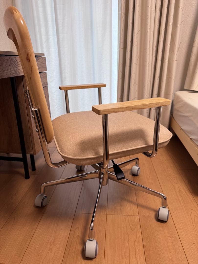 【美品】 LOWYA ロウヤ　デスクチェア　ベージュ