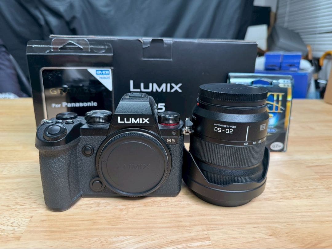 LUMIX S5 ミラーレス一眼カメラ 20-60mmレンズ付き