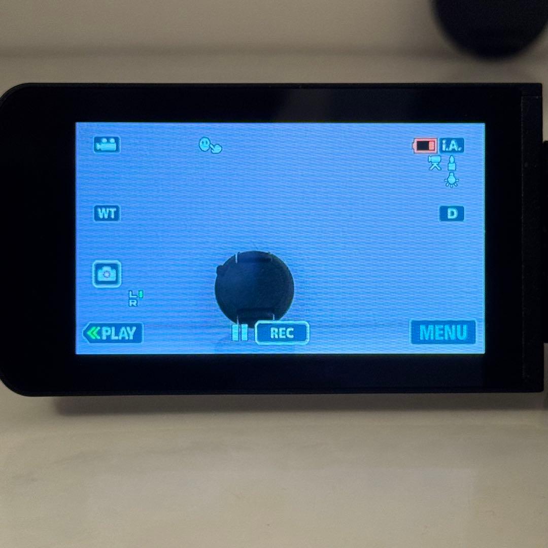 【美品】　JVCビデオカメラ　EverioR GZ-R75K-B