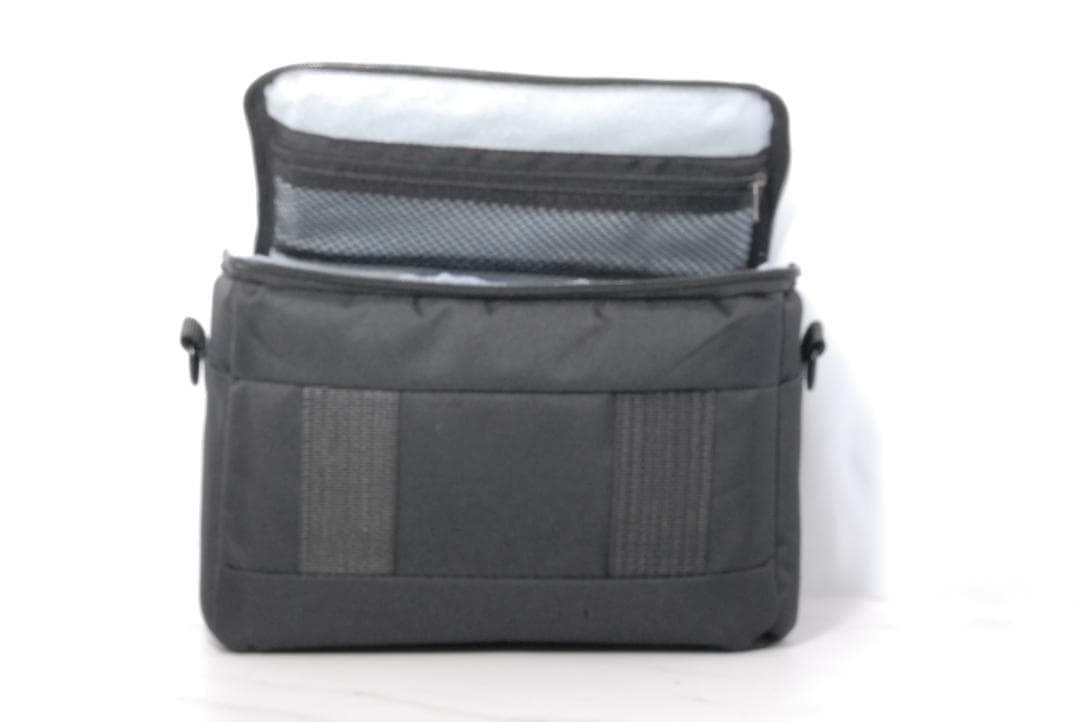 極美品　Wi-Fi搭載　Canon kiss X8i バイアングル液晶