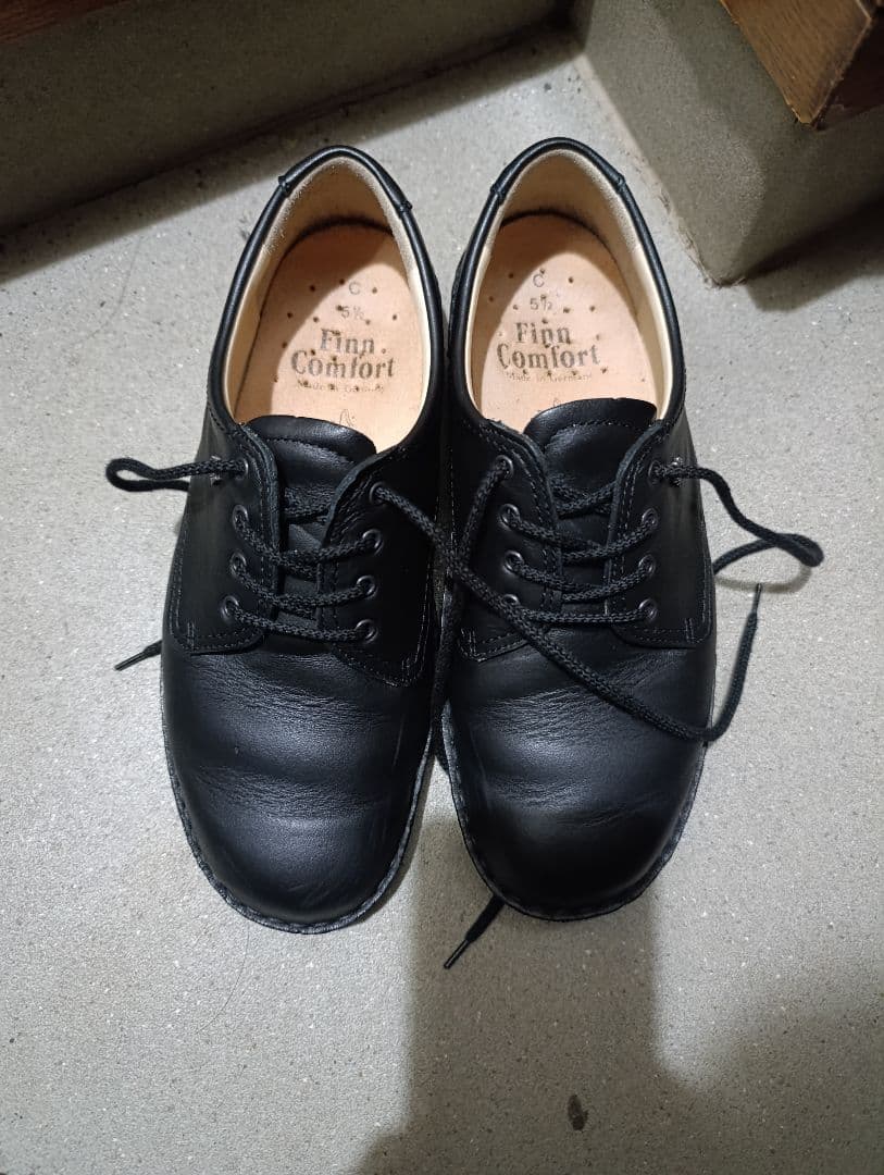 Finn Comfort ブラック レースアップシューズ