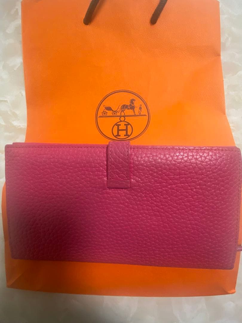 ピンクレザー長財布