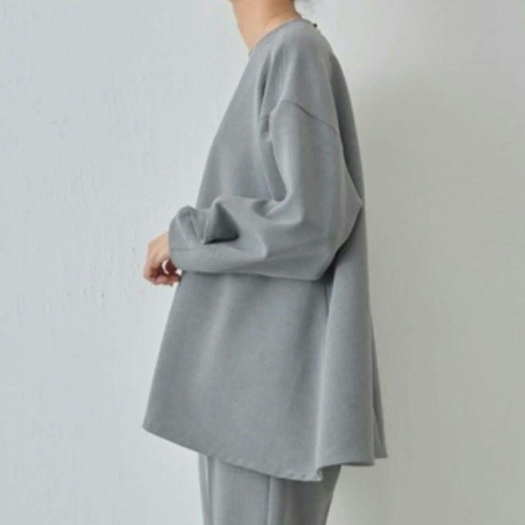 新品　ビアズリーLIVETART　変形袖プルオーバーブラウス