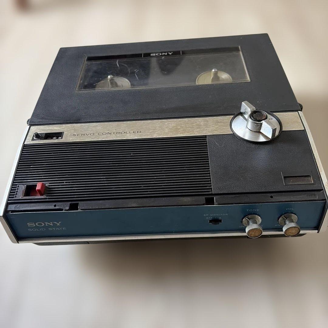 SONY製のポータブルカセットプレーヤー