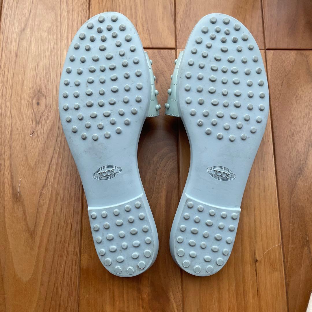 TOD'S トッズ　スタッズ付き　サンダル