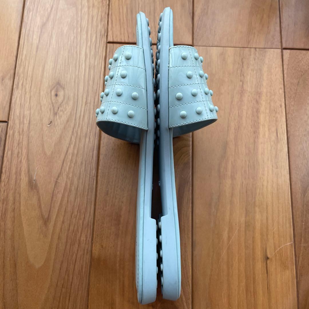 TOD'S トッズ　スタッズ付き　サンダル