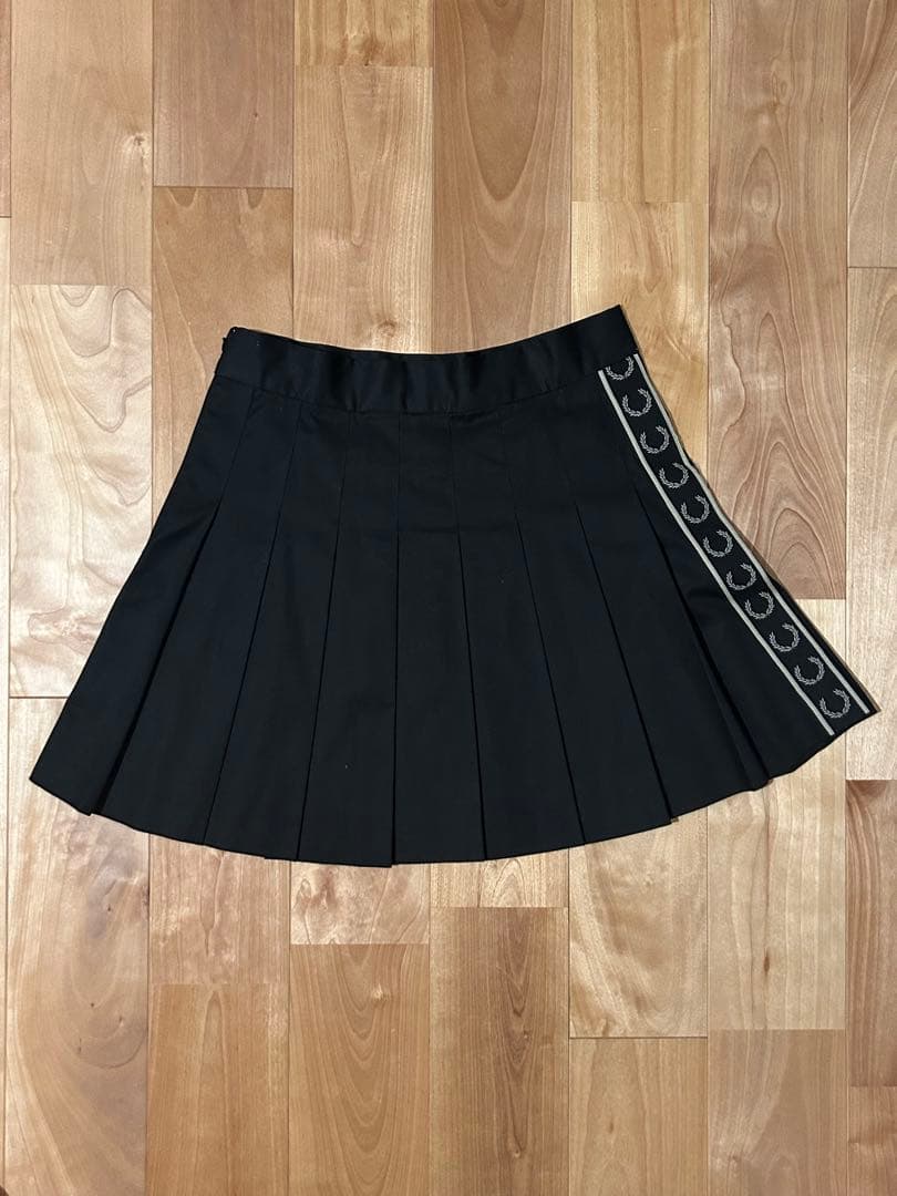 Ray BEAMS【別注】FRED PERRY / Skirt