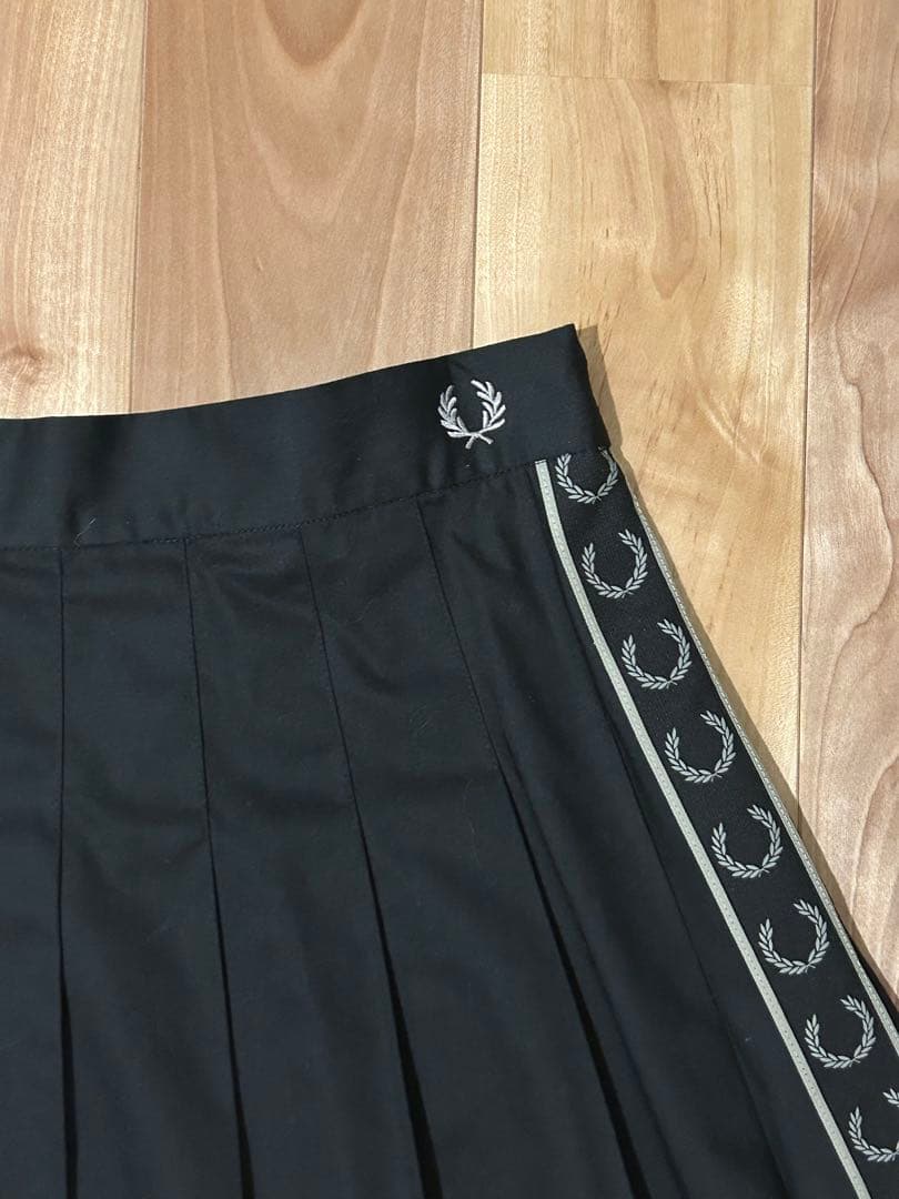 Ray BEAMS【別注】FRED PERRY / Skirt