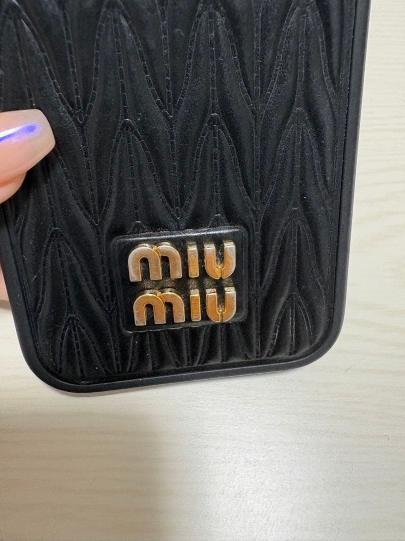 miu miu iPhone 15ケース