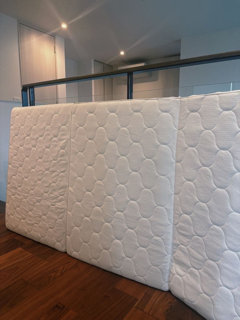 アイリスオーヤマ エアリーマットレス 三つ折り　厚さ9cm シングル