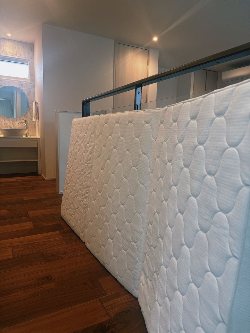 アイリスオーヤマ エアリーマットレス 三つ折り　厚さ9cm シングル