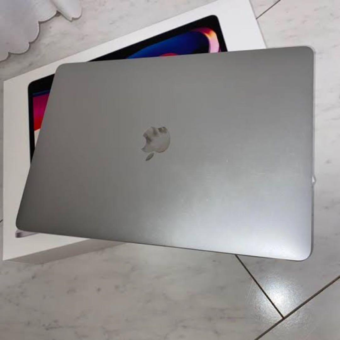 MacBook Pro 13インチ　シルバー